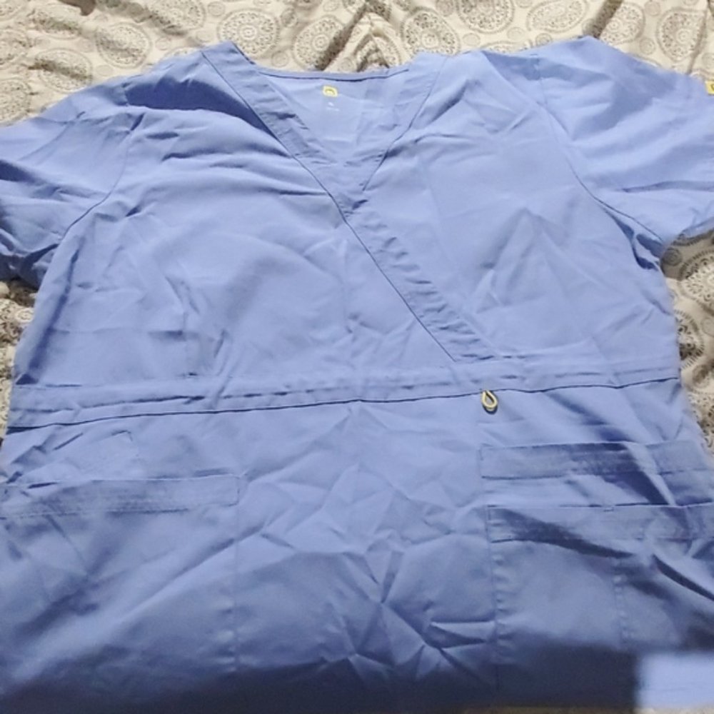 Wonderwink light blue scrub set